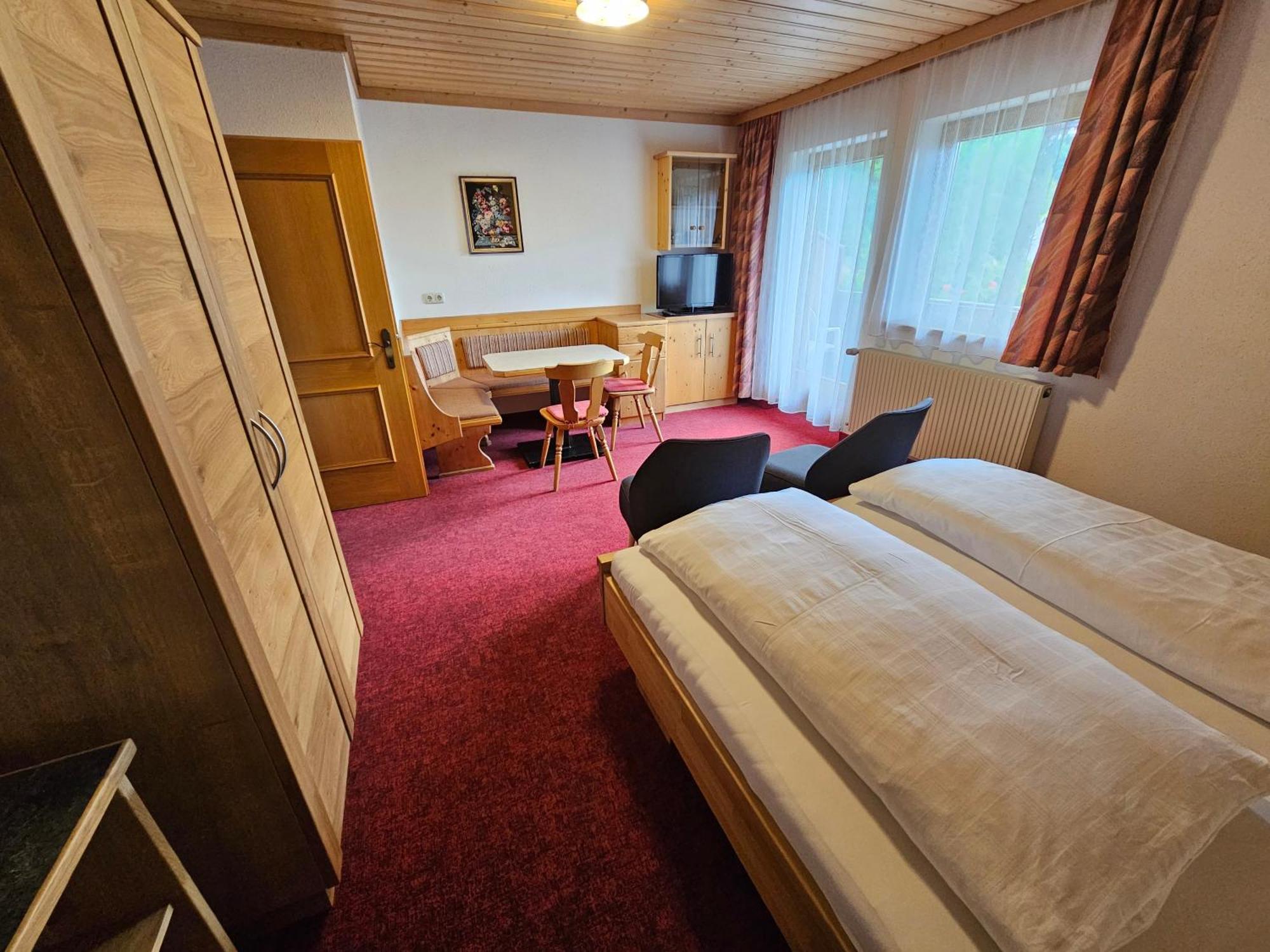 Pension Appartement Ambrosi Heiligenblut Eksteriør billede